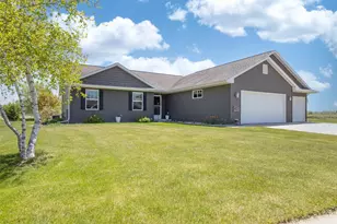 1104 Charlene Ave, Omro, WI 54963 - Photo 4