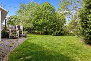 1433 W Roselawn Dr, Appleton, WI 54914 - Photo 2