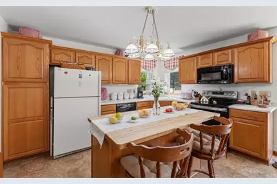 6457 Norfolk Lane, Racine, WI 53406 - Photo 10
