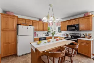 6457 Norfolk Ln, Racine, WI 53406 - Photo 10