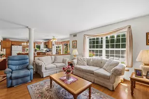 6457 Norfolk Ln, Racine, WI 53406 - Photo 8