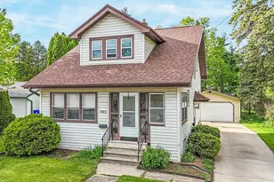 110 E Randall St, Appleton, WI 54911 - Photo 2