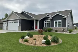 606 W 3rd St, Shawano, WI 54166 - Photo 1