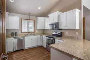 610 Harvest Trail, Appleton, WI 54913 - Photo 6