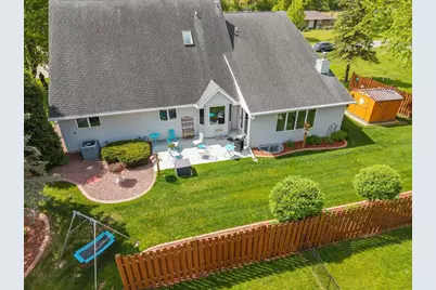 130 Hilltop Drive, Neenah, WI 54956 - Photo 6