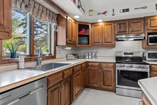 130 Hilltop Dr, Neenah, WI 54956 - Photo 26