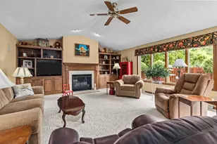 130 Hilltop Dr, Neenah, WI 54956 - Photo 30
