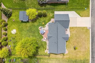 N9634 Chadbury Ln, Appleton, WI 54915 - Photo 2