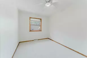992 Honey Creek Rd, Oshkosh, WI 54904 - Photo 20