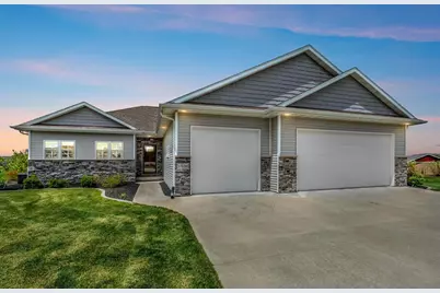 W5706 Mase Court, Appleton, WI 54915 - Photo 2