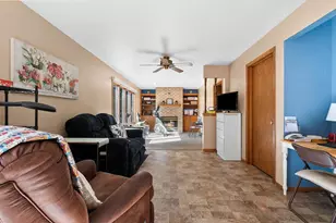 437 Silver Spring Dr, Green Bay, WI 54303 - Photo 8