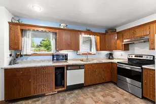 437 Silver Spring Dr, Green Bay, WI 54303 - Photo 12