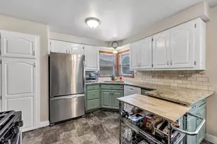 1157 S Fisk St, Green Bay, WI 54304 - Photo 8