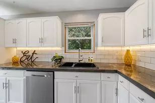 3393 Harbor Bay Rd, Oshkosh, WI 54901 - Photo 10