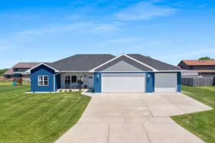 182 Meadowlark Ln, Luxemburg, WI 54217 - Photo 54