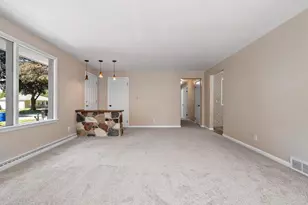 1006 E Lindbergh St, Appleton, WI 54911 - Photo 8