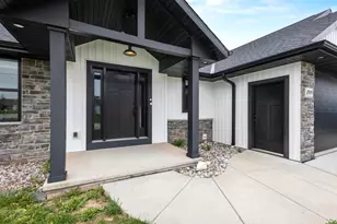 2909 Grand Cypress Ln, Green Bay, WI 54311 - Photo 6
