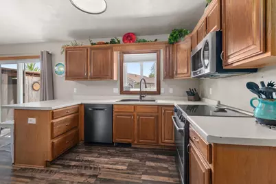 N1723 Chesapeake Court, Greenville, WI 54942 - Photo 8