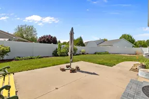 N1723 Chesapeake Ct, Greenville, WI 54942 - Photo 30