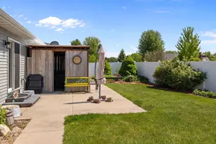 N1723 Chesapeake Ct, Greenville, WI 54942 - Photo 32