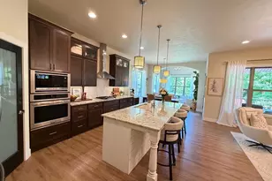 1104 S Forestbrook Ln, Appleton, WI 54914 - Photo 4