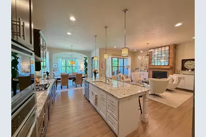 1104 S Forestbrook Lane, Appleton, WI 54914 - Photo 2