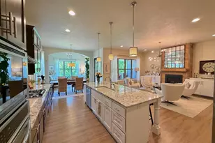 1104 S Forestbrook Ln, Appleton, WI 54914 - Photo 2