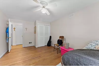 151 E Briar Lane, Green Bay, WI 54301 - Photo 16