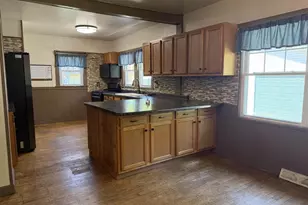 416 W Fulton St, Waupaca, WI 54981 - Photo 6