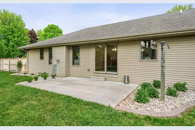 1112 Lake Park Road, Menasha, WI 54952 - Photo 10
