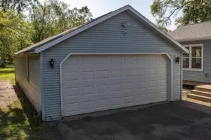 116 Pine St, Waupaca, WI 54981 - Photo 10