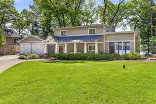 W5567 N Pine Lake Rd, Waupaca, WI 54981 - Photo 2