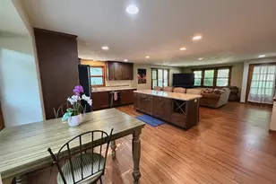 1112 Tullar Rd, Neenah, WI 54956 - Photo 6