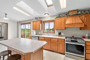 1254 S Overland Rd, De Pere, WI 54115 - Photo 16