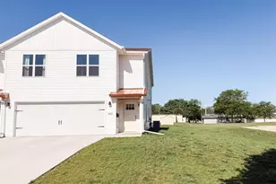 262 N Bell St, Fond du Lac, WI 54935 - Photo 2
