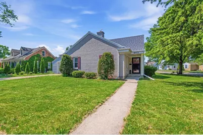 1011 Holzer Street, Green Bay, WI 54303 - Photo 1