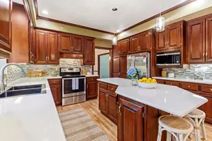 1498 Parkway Dr, Green Bay, WI 54304 - Photo 10