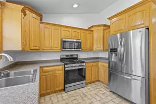 506 Rosemary Ct, Pulaski, WI 54162 - Photo 12