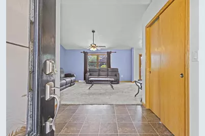 506 Rosemary Court, Pulaski, WI 54162 - Photo 4