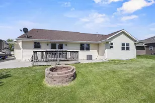 506 Rosemary Ct, Pulaski, WI 54162 - Photo 40