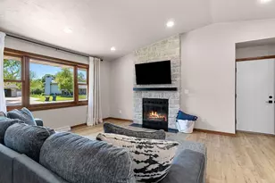 1127 Taylor St, Green Bay, WI 54303 - Photo 10