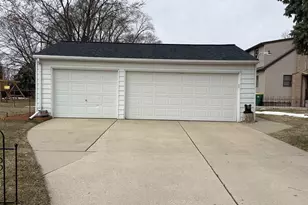 1618 Chicago St, Green Bay, WI 54304 - Photo 2