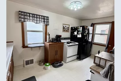 1618 Chicago Street, Green Bay, WI 54304 - Photo 6