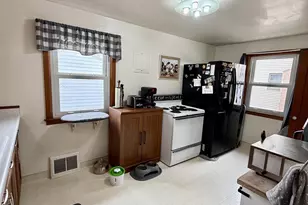 1618 Chicago St, Green Bay, WI 54304 - Photo 6