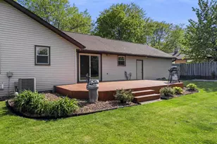 2545 Wildflower, Green Bay, WI 54311 - Photo 8