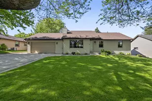 2545 Wildflower, Green Bay, WI 54311 - Photo 4