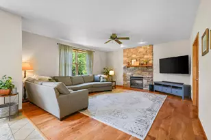 551 Coonen Dr, Combined Locks, WI 54113 - Photo 8