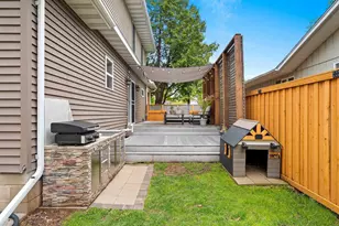 1324 W Rogers Ave, Appleton, WI 54914 - Photo 4