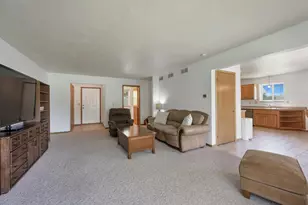 483 Madeline Ln, Little Suamico, WI 54141 - Photo 8