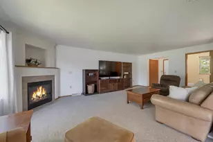 483 Madeline Ln, Little Suamico, WI 54141 - Photo 4